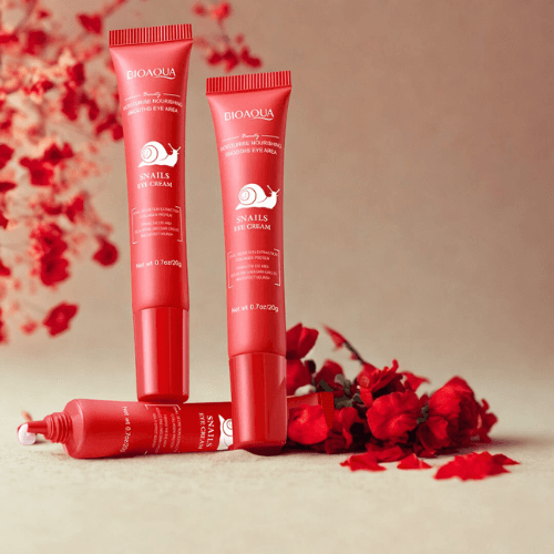 Anti-Wrinkle Eye Cream – Collagen & Dark Circle Care is effective against fine lines and dark circles.